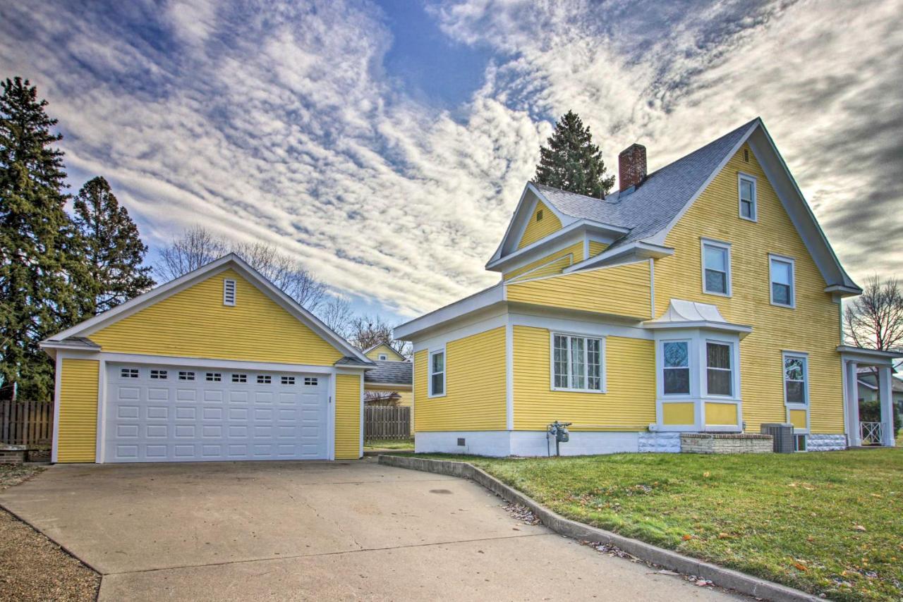 Cozy Appleton Getaway With Screened-In Porch And Yard! Exterior photo